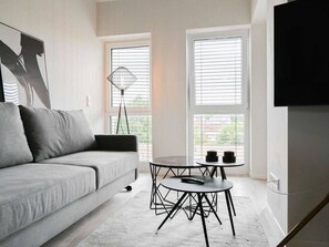 Unclassified image, 4 of 15, button