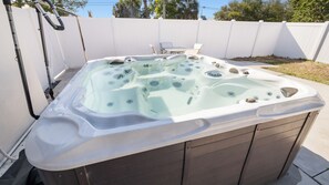 Bain à remous extérieur