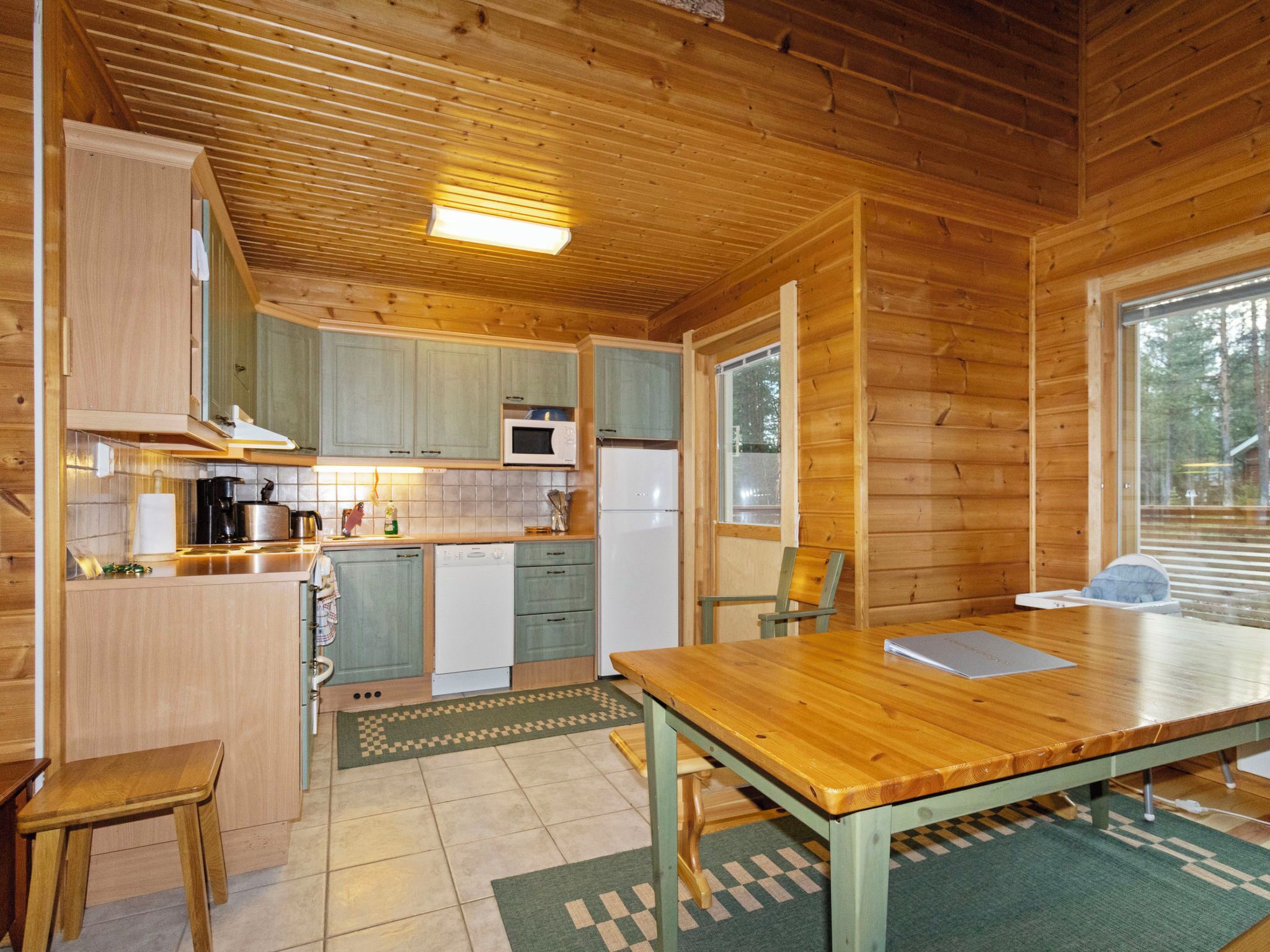 Fridge, microwave, dishwasher, cookware/dishes/utensils