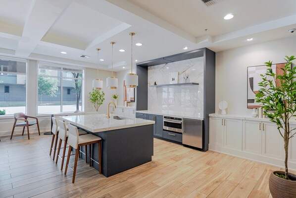 Fridge, microwave, oven, dishwasher