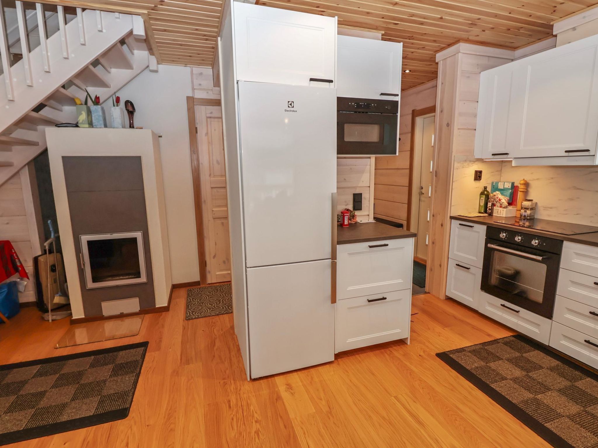 Frigorífic, microones i rentaplats 