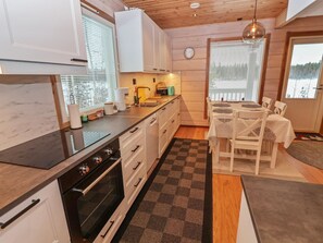 Frigorifero, microonde, forno, lavastoviglie