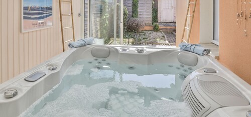 Villa LS Familiale avec Piscine & Jacuzzi, Proche Plage et Commerces - Les Sables d'Olonne