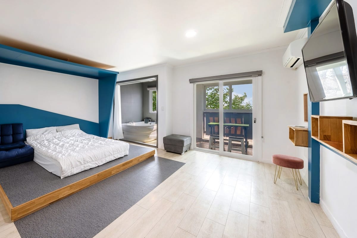 Basic Room, 1 Bedroom (B, Room 202 (Spa/Private BBQ)) | 1 bedroom, free WiFi