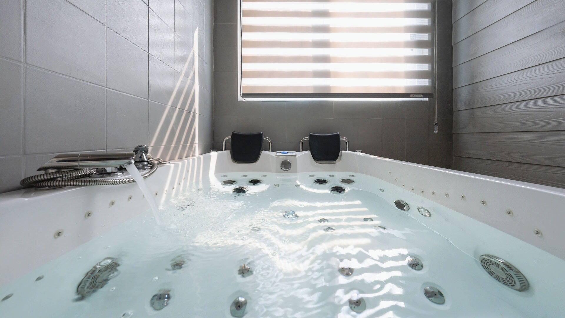 Basic Room, 1 Bedroom (B, Room 103 (Spa/Private BBQ)) | 1 bedroom, free WiFi