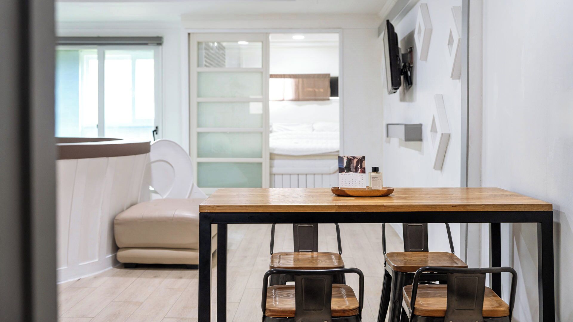 Basic Room, 1 Bedroom (B, Room 104 (Spa/Private BBQ)) | 1 bedroom, free WiFi