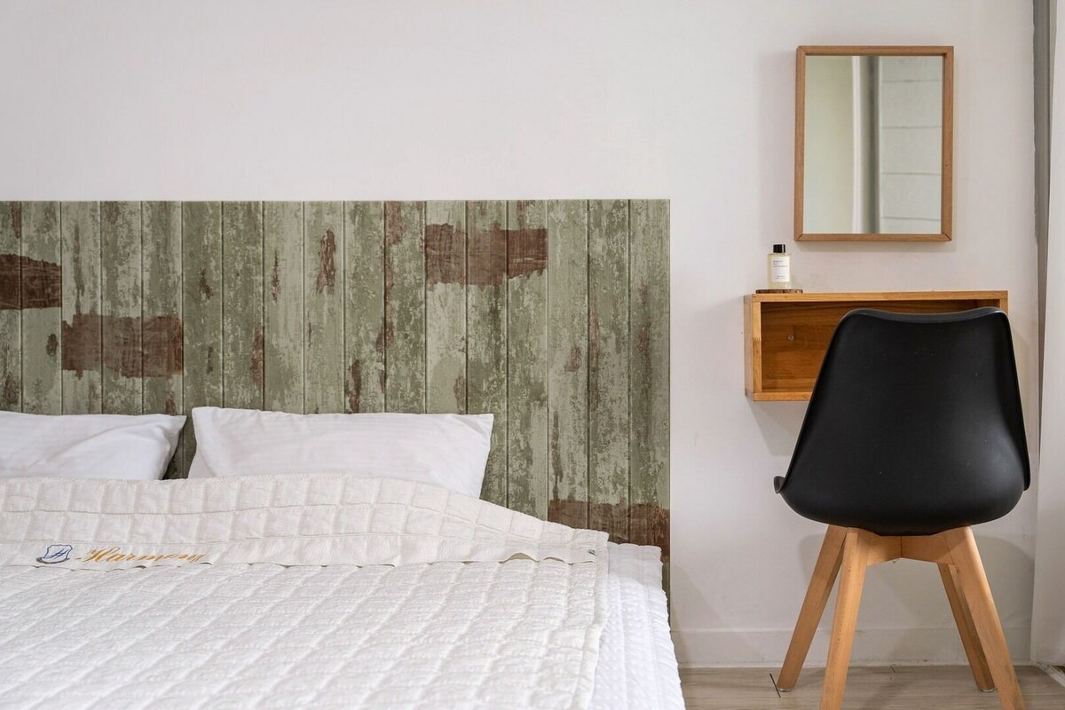 Basic Room, 1 Bedroom (B, Room 103 (Spa/Private BBQ)) | 1 bedroom, free WiFi