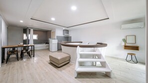 Basic-Zimmer, 1 Schlafzimmer (B, Room 104 (Spa/Private BBQ))