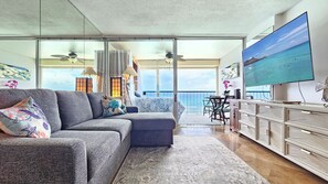 Smart TV - Sans Souci 1203 ⚜ 12th Floor Beachfront Studio—Sleeps 4, Smart TV & Wi-Fi (Honolulu)