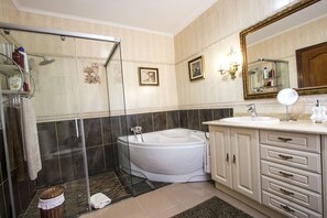 Shower, hair dryer - Nature, pool, tennis, 15 minutes to Barcelona! (Sabadell)