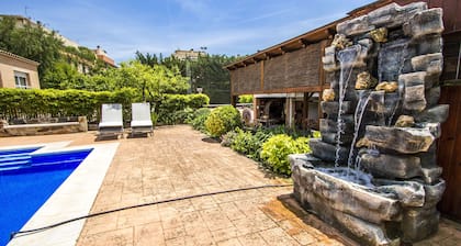 Nature, pool, tennis, 15 minutes to Barcelona!