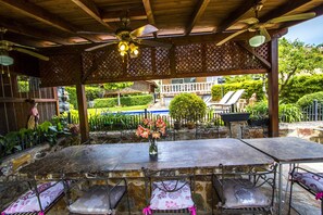 Outdoor dining - Nature, pool, tennis, 15 minutes to Barcelona! (Sabadell)