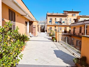 Property grounds - Elegant Apartment with Small Terrace in San Lorenzo (ROMA)