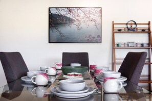 Dining - Zen Sunset Sanctuary: Balcony Dining - Bayview (Darwin City)