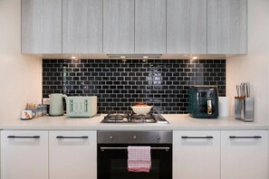 Fridge, microwave, oven, dishwasher