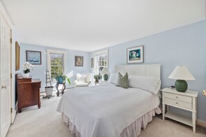 4 bedrooms, desk, iron/ironing board, travel crib - Charming 4 bedroom fully equipped house. (West Kennebunk)