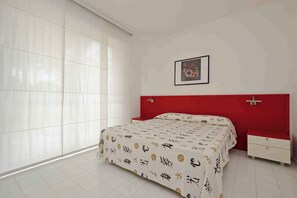 2 bedrooms, WiFi - Holiday apartment with air conditioning, balcony and pool (Lignano Sabbiadoro)