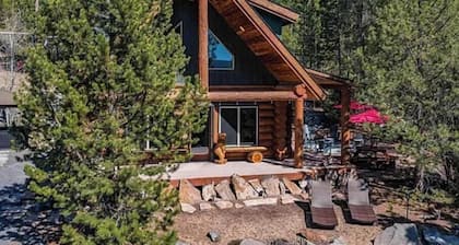 Gorgeous Log Cabin with Hot Tub & Theater near Snowmobile & SXS Trails & Lakes!