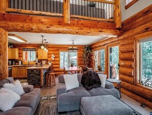 Smart-TV, peis og DVD-spiller