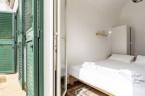 2 chambres, fer et planche à repasser, Wi-Fi, draps fournis