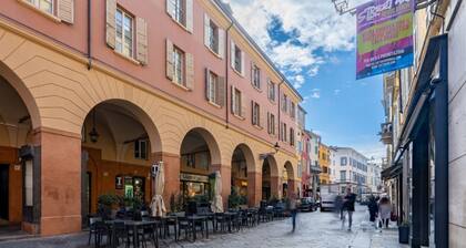 Large Apartment in the Historic Center of Parma