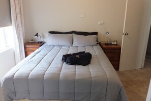 4 Schlafzimmer, Bügeleisen/Bügelbrett, Bettwäsche