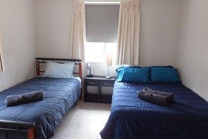 4 bedrooms, iron/ironing board, bed sheets