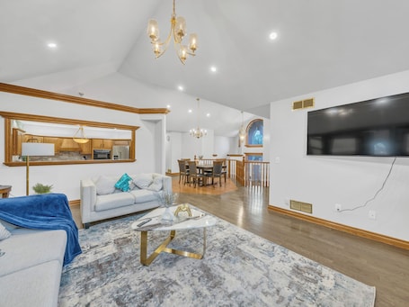 Living area. Spacious 3BR Near Ambassador & Gordie Howe Bridges