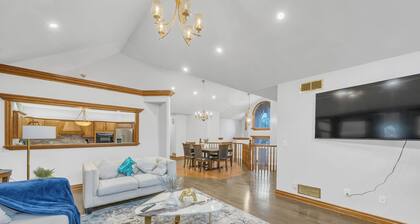 Spacious 3BR Near Ambassador & Gordie Howe Bridges