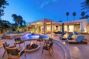 Outdoor dining - 6,400+ Square Foot La Quinta Home On PGA Golf! (La Quinta)