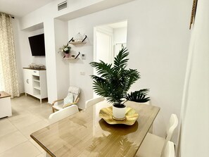 Dining - Mi sueño free parking by staycare (Rota)