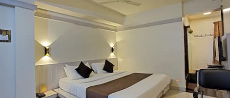 DELUXE DOUBLE BED NON AC