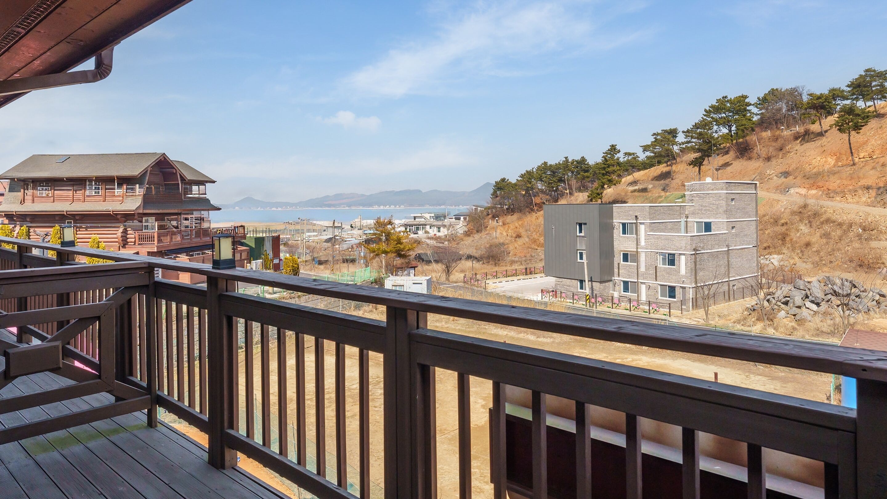 Basic Room, 1 Bedroom (Ocean Room 202 (BBQ, OTT)) | 1 bedroom, free WiFi