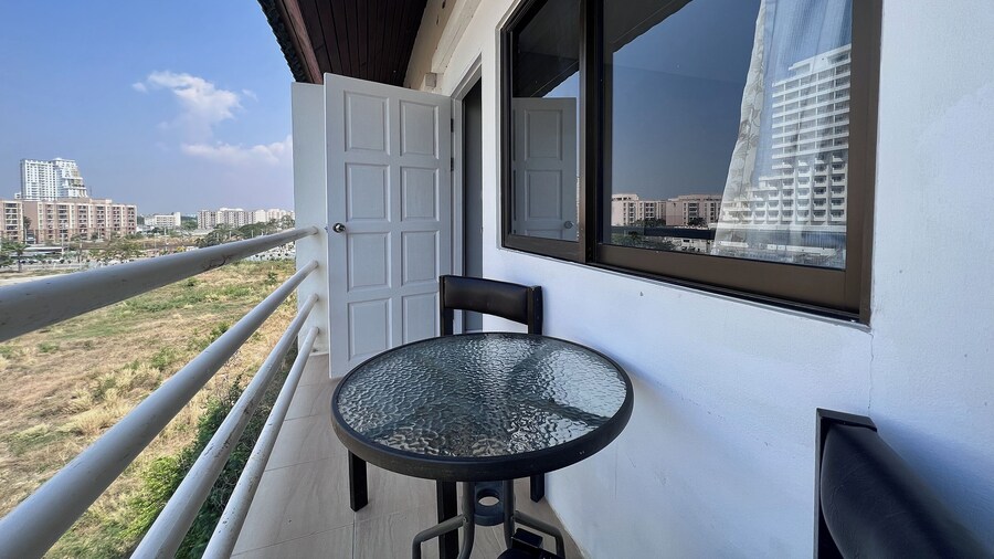 Emerald Hotel Chonburi