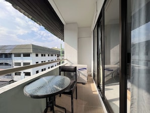 Deluxe Room, Balcony, City View | Balcony - Emerald Hotel Chonburi (Pattaya)