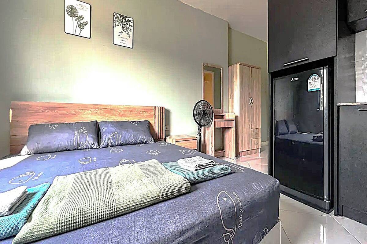 Deluxe Room, Kitchen, City View | 1 bilik tidur, kalis bunyi, Wi-fi percuma