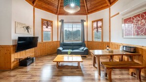 Basic Room, 2 Bedrooms (A 203 (Private BBQ)) | Exterior - Gapyeong Solle Spa Pension (Gapyeong)