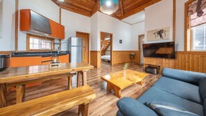 Quarto básico, 2 quartos (A 203 (Private BBQ)) | 1 quarto, Wi-Fi de cortesia