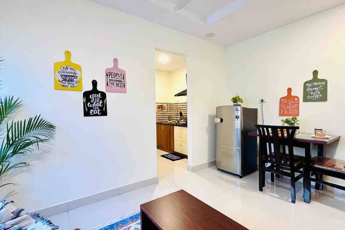 Refrigerador y utensilios de cocina