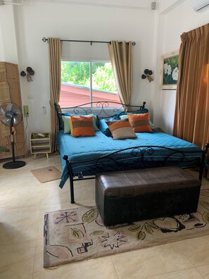 3 chambres, fer et planche à repasser, Wi-Fi, draps fournis