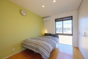 Individually decorated, individually furnished, free WiFi, bed sheets - POOL VILLA MITO (Mito)