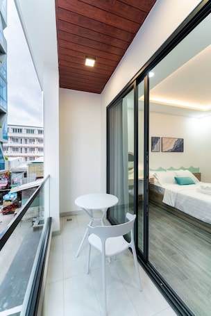 Basic Studio, 1 Queen Bed, Balcony, Beachside | Terrace/patio