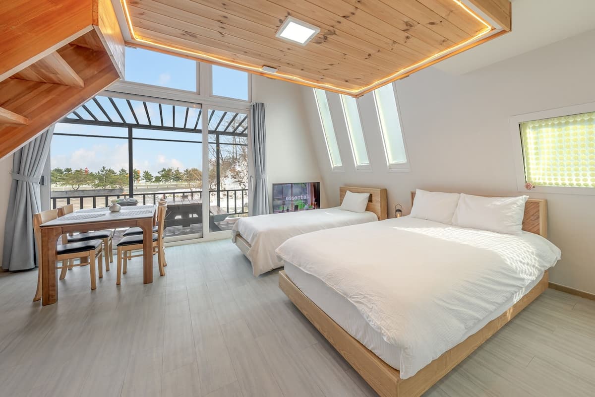 Basic Room, 2 Bedrooms (Building A (Ocean View / BBQ)) | 1 bedroom, free WiFi
