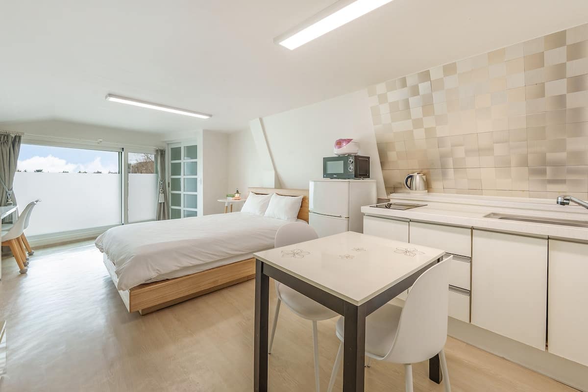 Basic Room, 1 Bedroom (Building C (Ocean View / BBQ)) | 1 bedroom, free WiFi