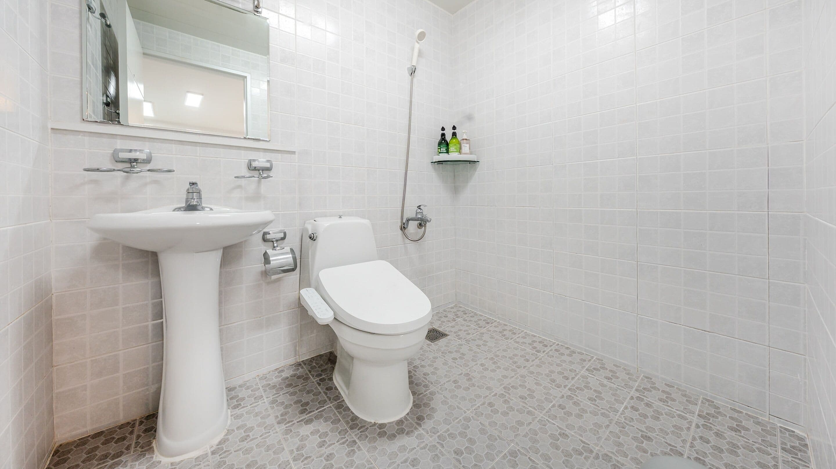 Basic Room, 2 Bedrooms (Building B (Ocean View / BBQ)) | 1 bedroom, free WiFi