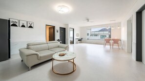 Basic Room, 1 Bedroom (Pool Villa – No weight limit dogs OK) | 1 bedroom, free WiFi - Gyeongju Purspet Dog Pension (Gyeongju)