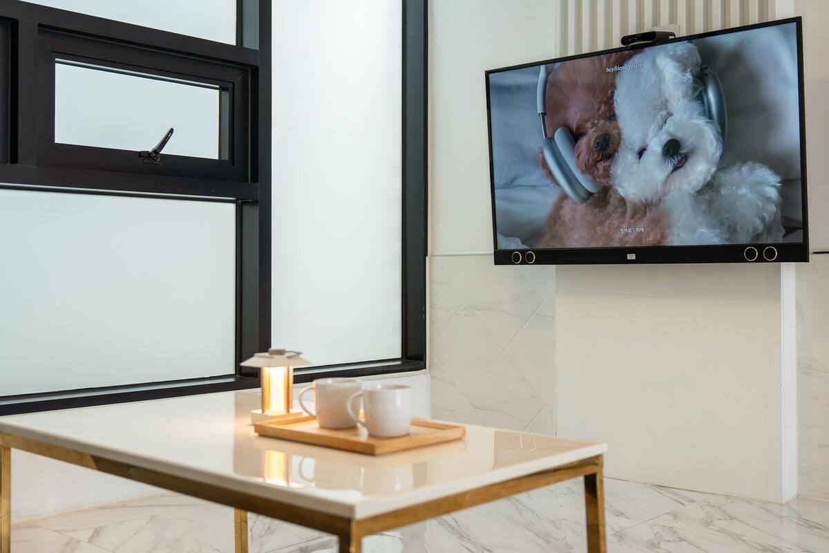 Basic Room, 2 Bedrooms (Room 101 – Dogs under 15kg allowed) | 1 bedroom, free WiFi