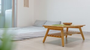 Basic-værelse - 1 soveværelse (Room 201 (Ocean View)) | 1 soveværelse, gratis Wi-Fi