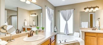 4 Mi to Dtwn Grand Junction: Hot Tub Haven!