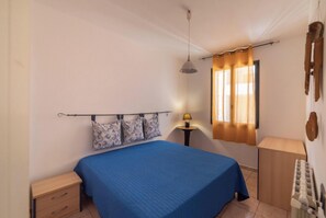 4 bedrooms, free WiFi, bed sheets - Casa Del Sol Levante Near The Sea (Otranto)